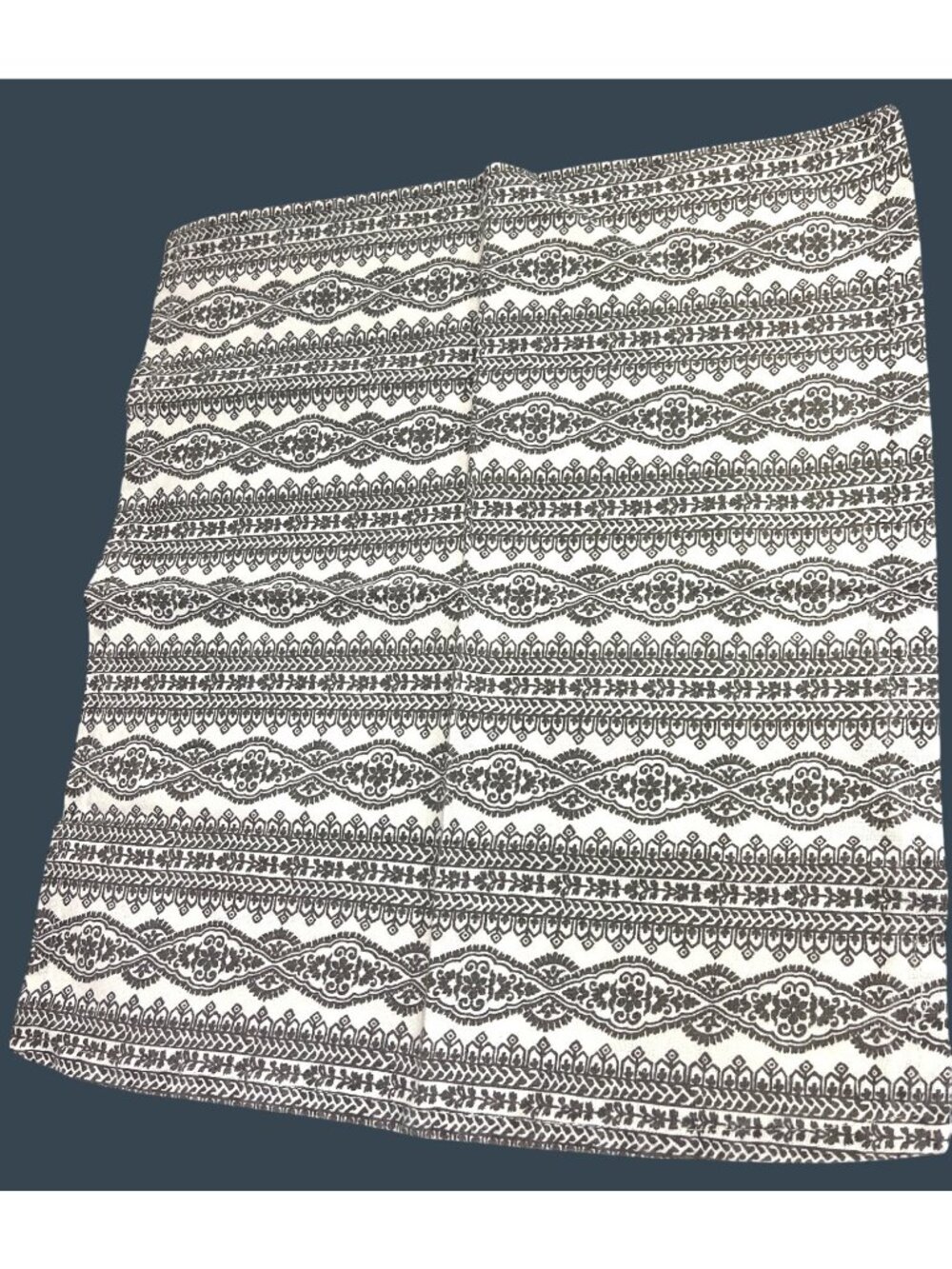 Elrene Home Fashions Square Cotton Napkin Black/White Intricate Pattern 18"x18"